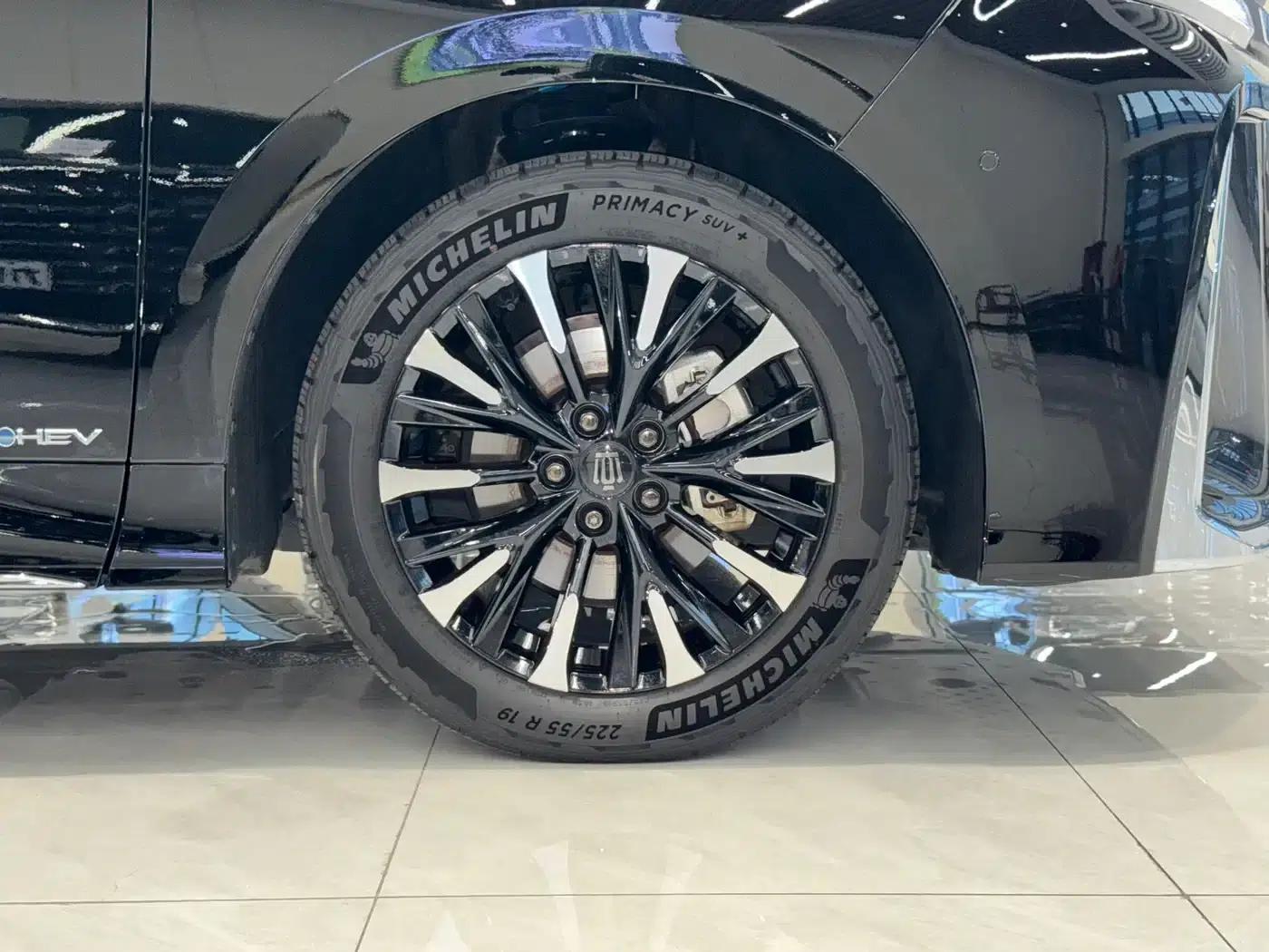 2024 Alphard Crown Hybrid 2.5L Supreme Executive Edition — миниатюра 16