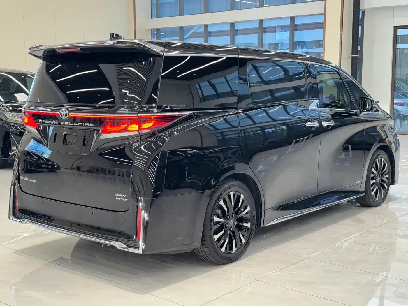 2024 Alphard Crown Hybrid 2.5L Supreme Executive Edition — миниатюра 18
