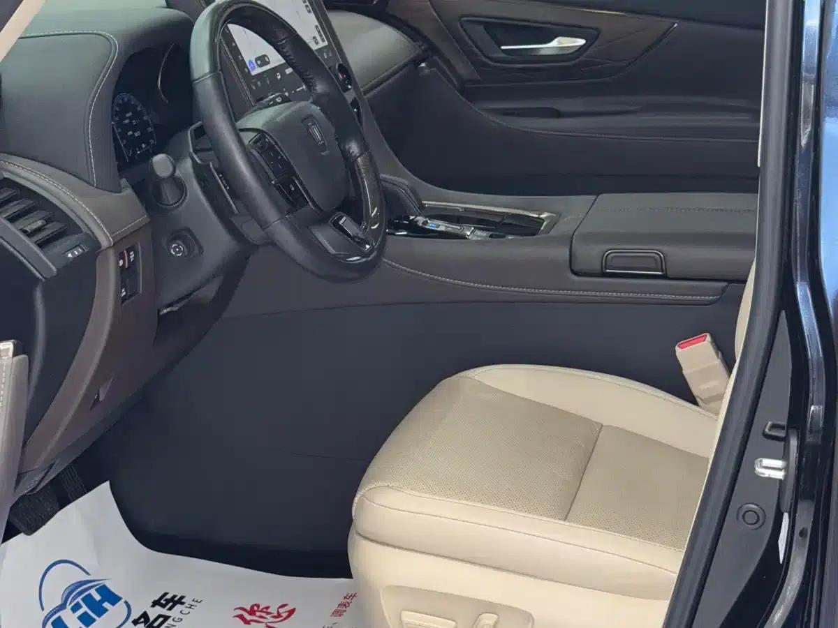 2024 Alphard Crown Hybrid 2.5L Supreme Executive Edition — миниатюра 4