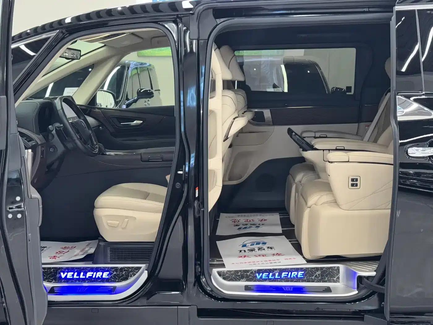 2024 Alphard Crown Hybrid 2.5L Supreme Executive Edition — миниатюра 6