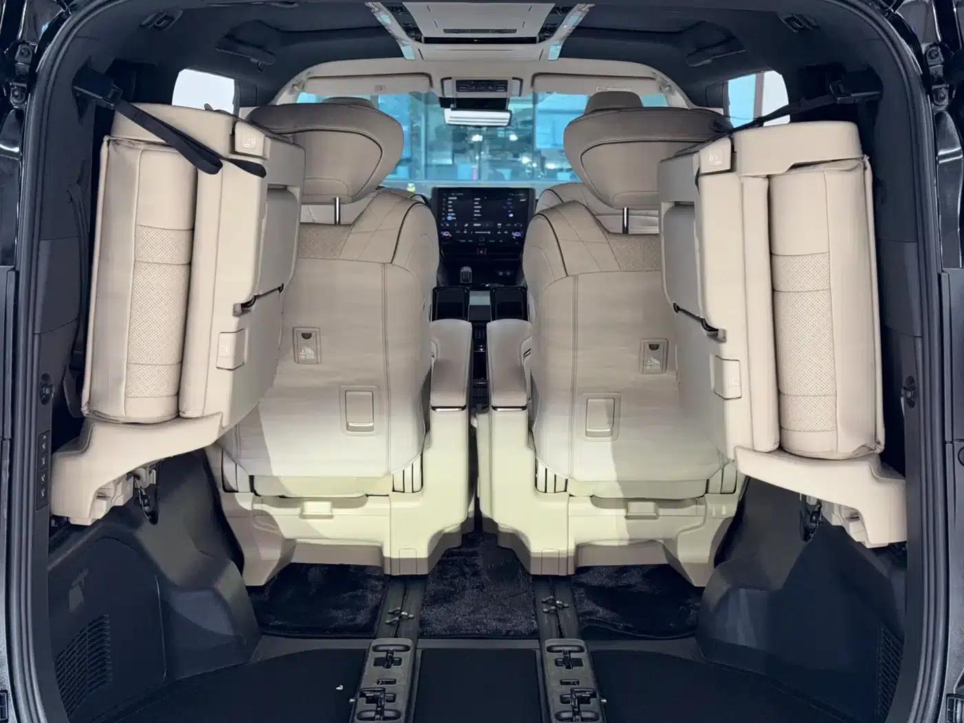 2024 Alphard Crown Hybrid 2.5L Supreme Executive Edition — миниатюра 12