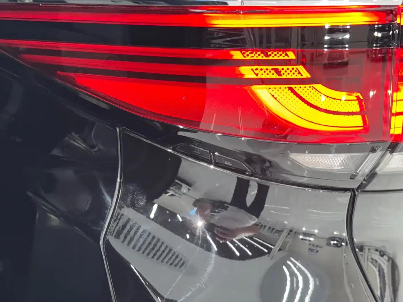 2024 Alphard Crown Hybrid 2.5L Supreme Executive Edition — миниатюра 15