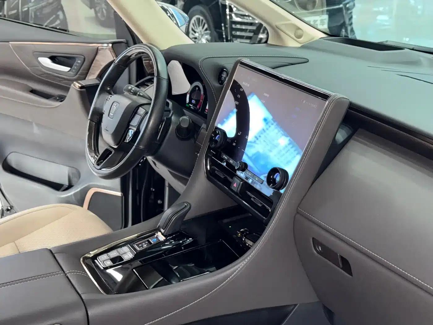 2024 Alphard Crown Hybrid 2.5L Supreme Executive Edition — миниатюра 7