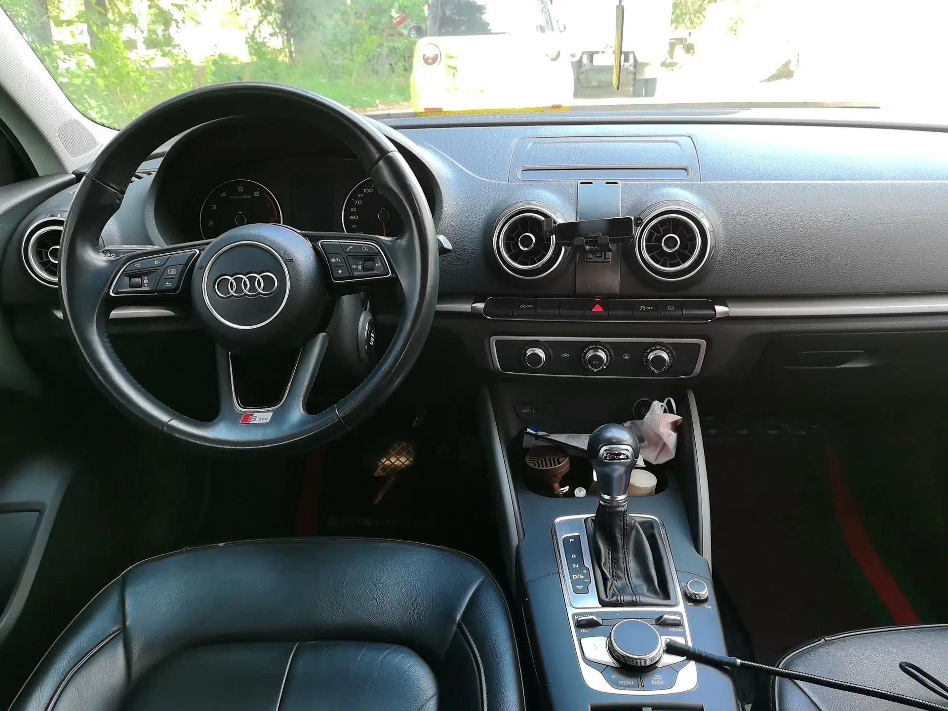 Audi A3 2018 30th Anniversary Edition Limousine 35 TFSI Ambition Model — миниатюра 9