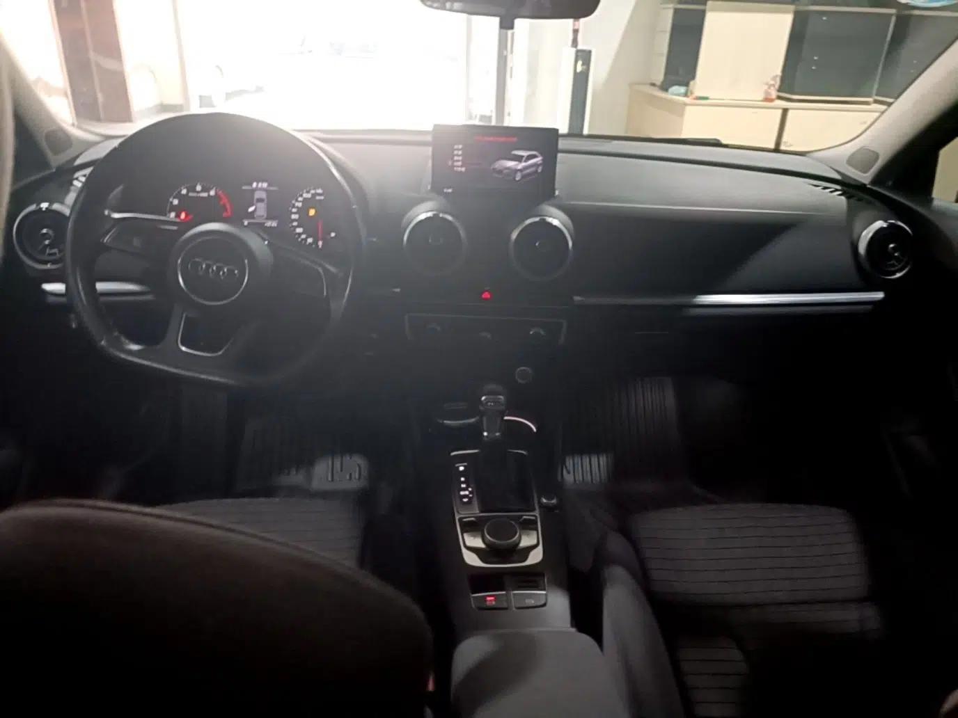Audi A3 2019 Sportback 35 TFSI Sporty Version China VI — миниатюра 12