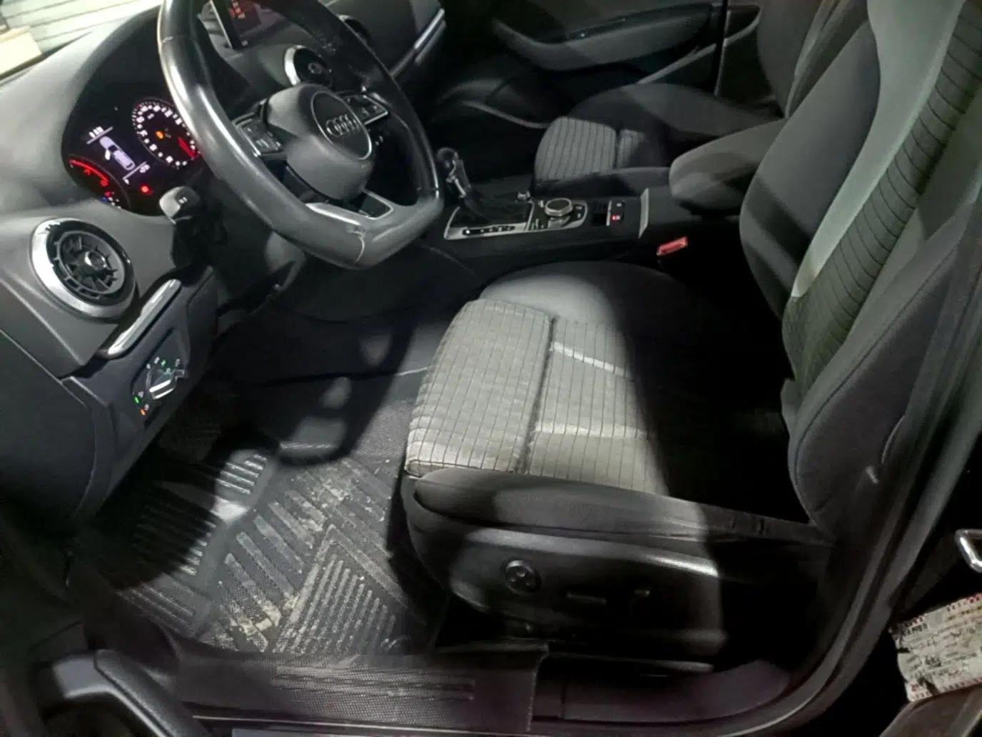 Audi A3 2019 Sportback 35 TFSI Sporty Version China VI — миниатюра 17