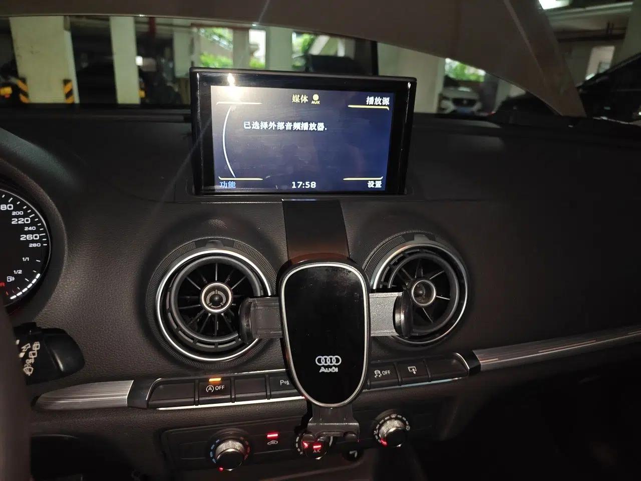 Audi A3 2015 Sportback 35 TFSI Millionth Anniversary Intelligent Leading Model — миниатюра 13
