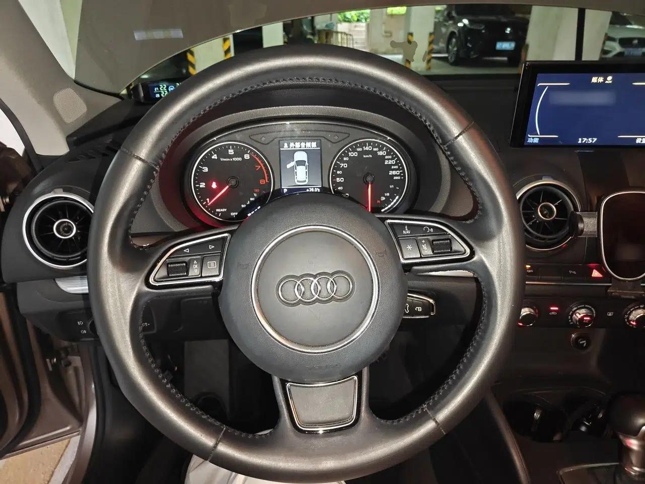 Audi A3 2015 Sportback 35 TFSI Millionth Anniversary Intelligent Leading Model — миниатюра 10