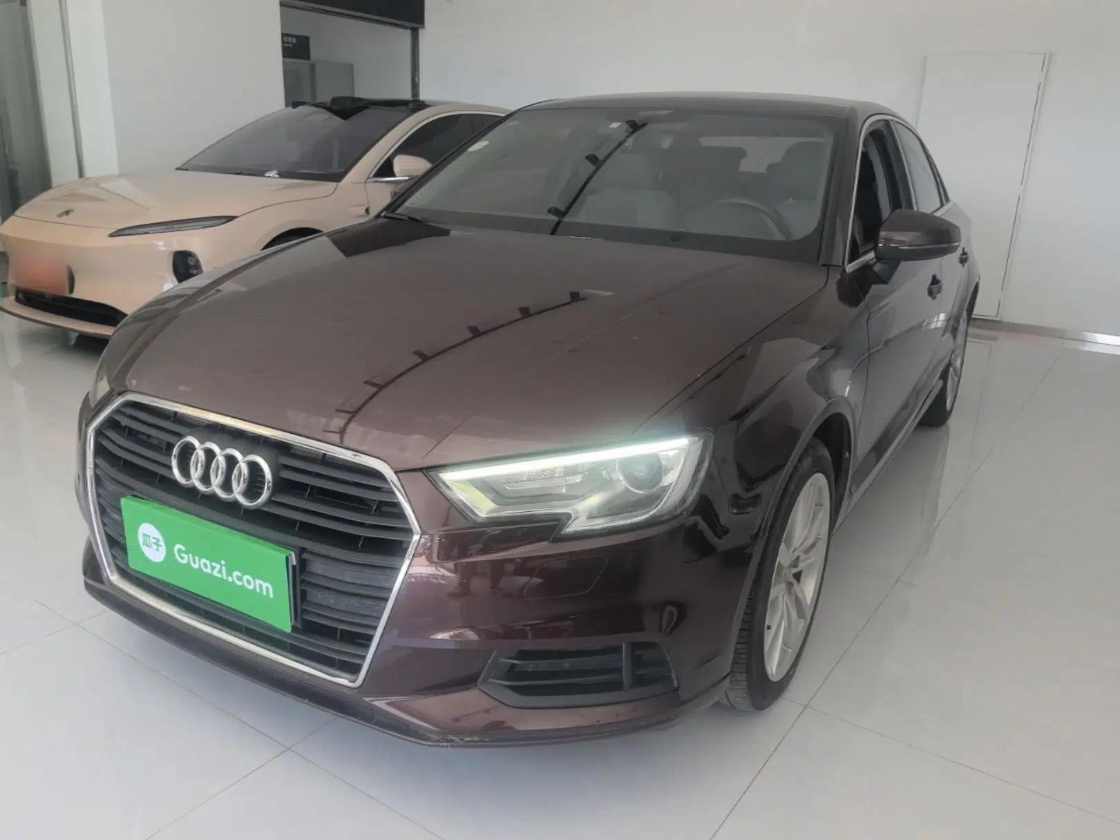 Audi A3 2018 30th Anniversary Edition Limousine 35 TFSI Ambition Model — миниатюра 1