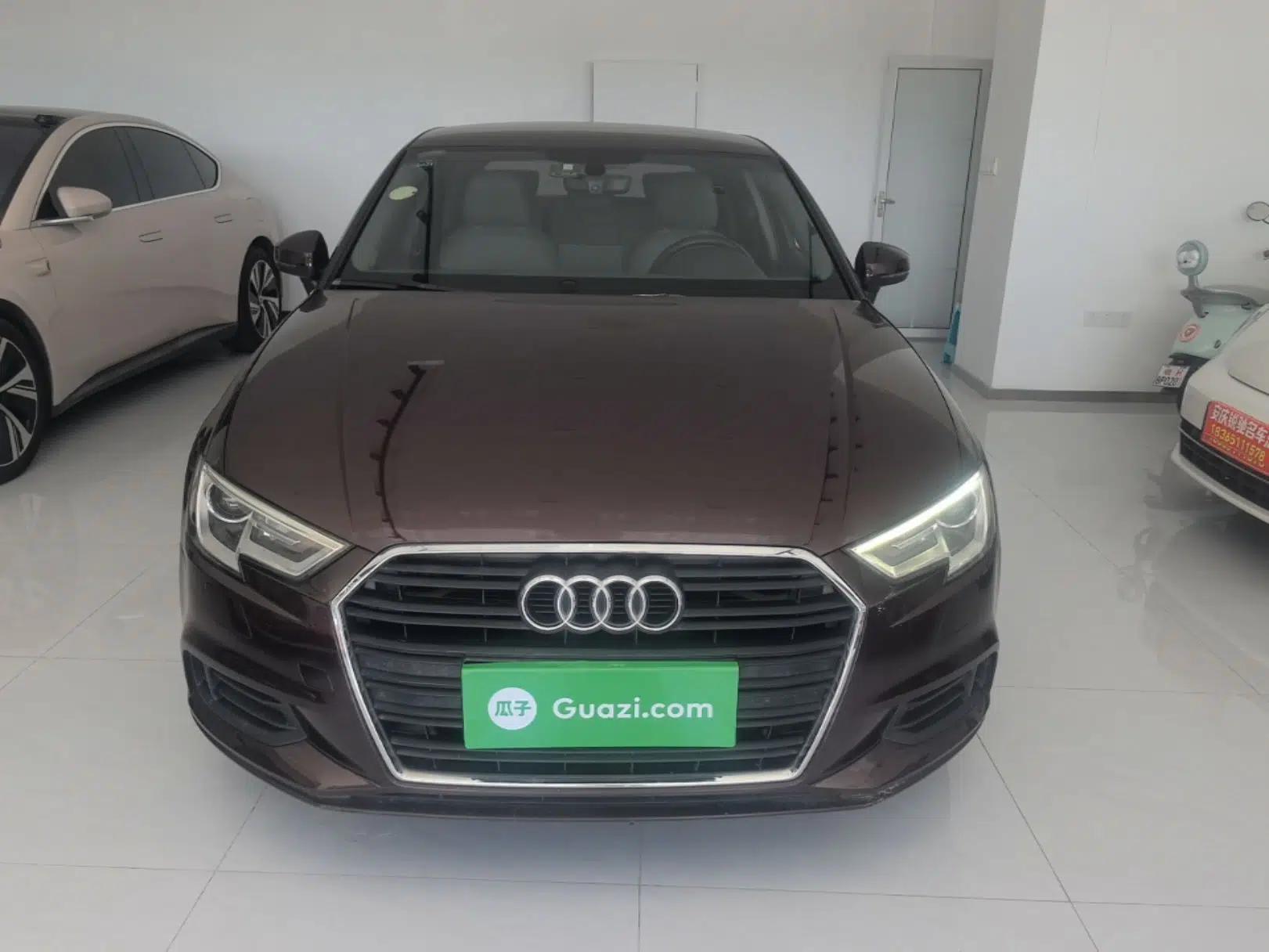 Audi A3 2018 30th Anniversary Edition Limousine 35 TFSI Ambition Model — миниатюра 2