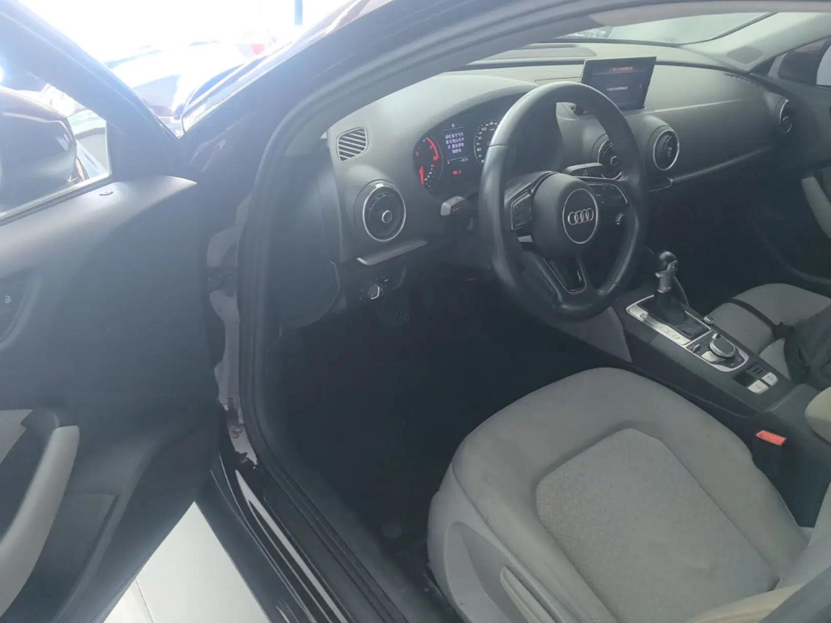 Audi A3 2018 30th Anniversary Edition Limousine 35 TFSI Ambition Model — миниатюра 18