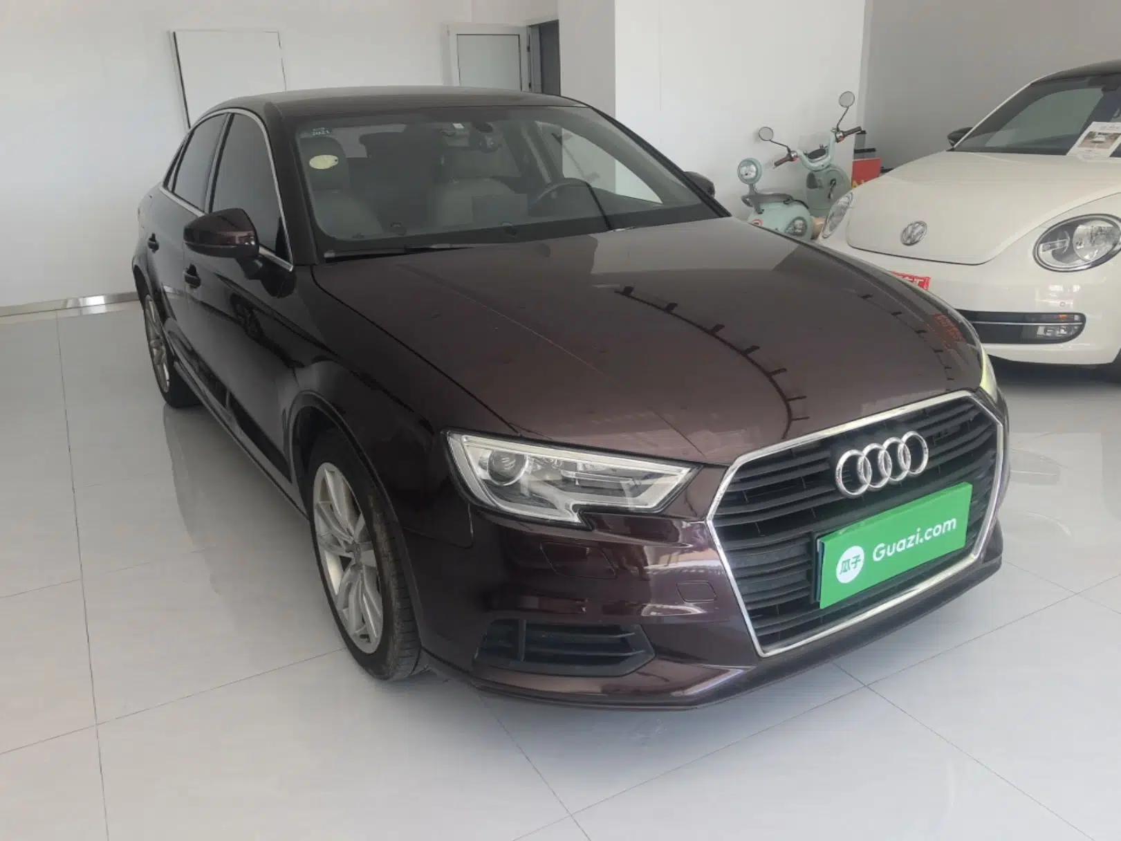 Audi A3 2018 30th Anniversary Edition Limousine 35 TFSI Ambition Model — миниатюра 3