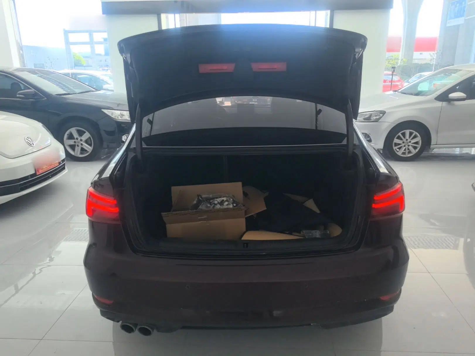 Audi A3 2018 30th Anniversary Edition Limousine 35 TFSI Ambition Model — миниатюра 22