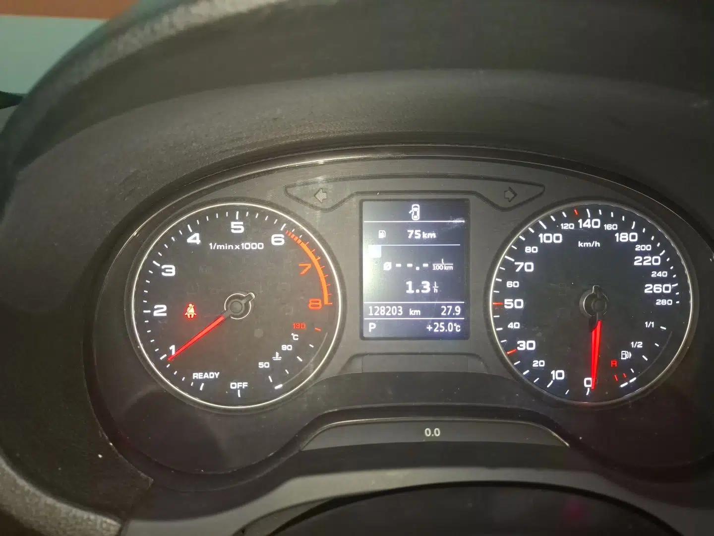 Audi A3 2018 30th Anniversary Edition Limousine 35 TFSI Sport Model — миниатюра 12