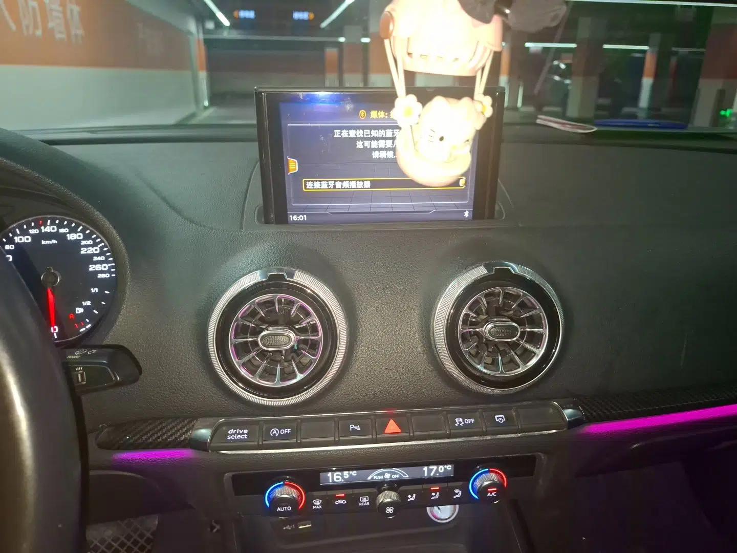 Audi A3 2018 30th Anniversary Edition Limousine 35 TFSI Sport Model — миниатюра 13