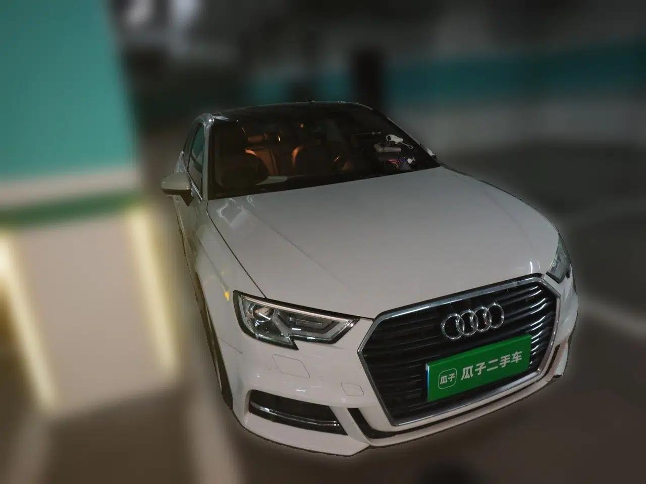 Audi A3 2018 30th Anniversary Edition Sportback 35 TFSI Fashion Model — миниатюра 3