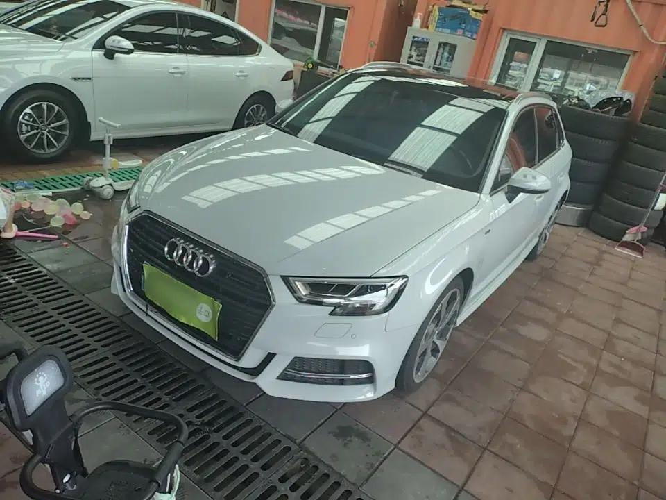 Audi A3 2018 30th Anniversary Edition Sportback 35 TFSI Sport Model — миниатюра 1