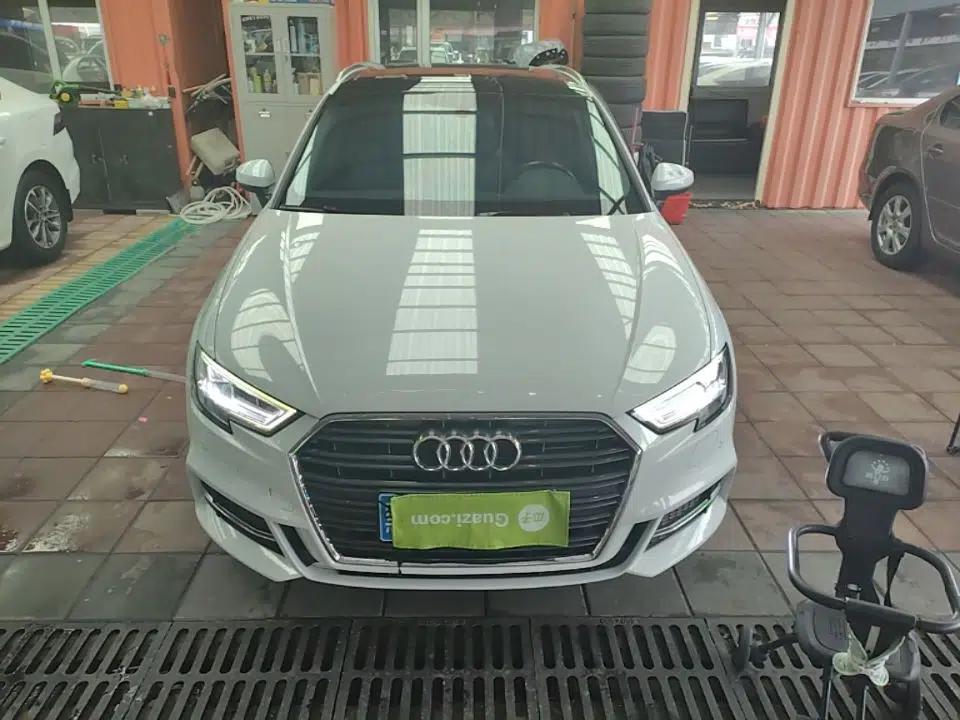 Audi A3 2018 30th Anniversary Edition Sportback 35 TFSI Sport Model — миниатюра 2