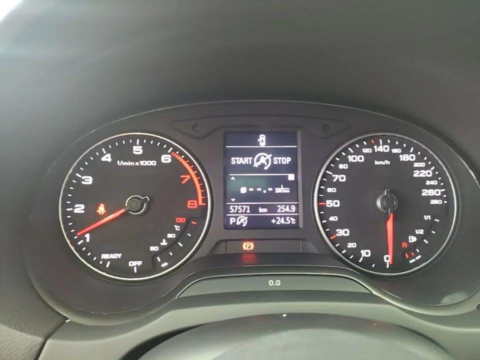 Audi A3 2018 30th Anniversary Edition Sportback 35 TFSI Sport Model — миниатюра 14