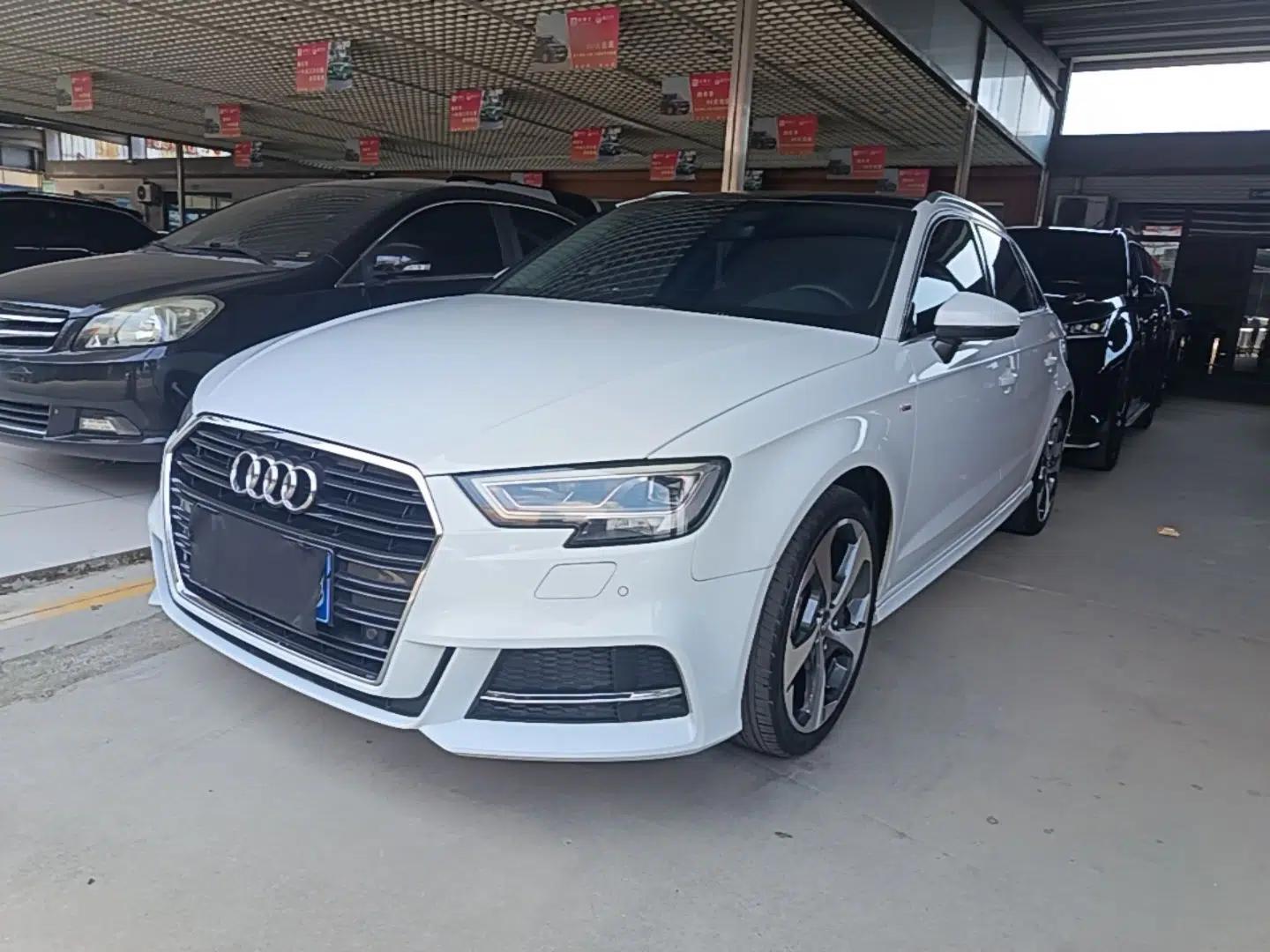 Audi A3 2019 Sportback 35 TFSI Sporty Version China VI — миниатюра 1