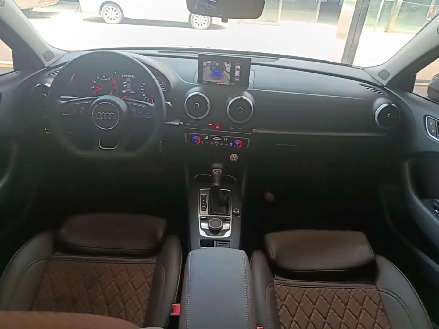 Audi A3 2019 Sportback 35 TFSI Sporty Version China VI — миниатюра 12