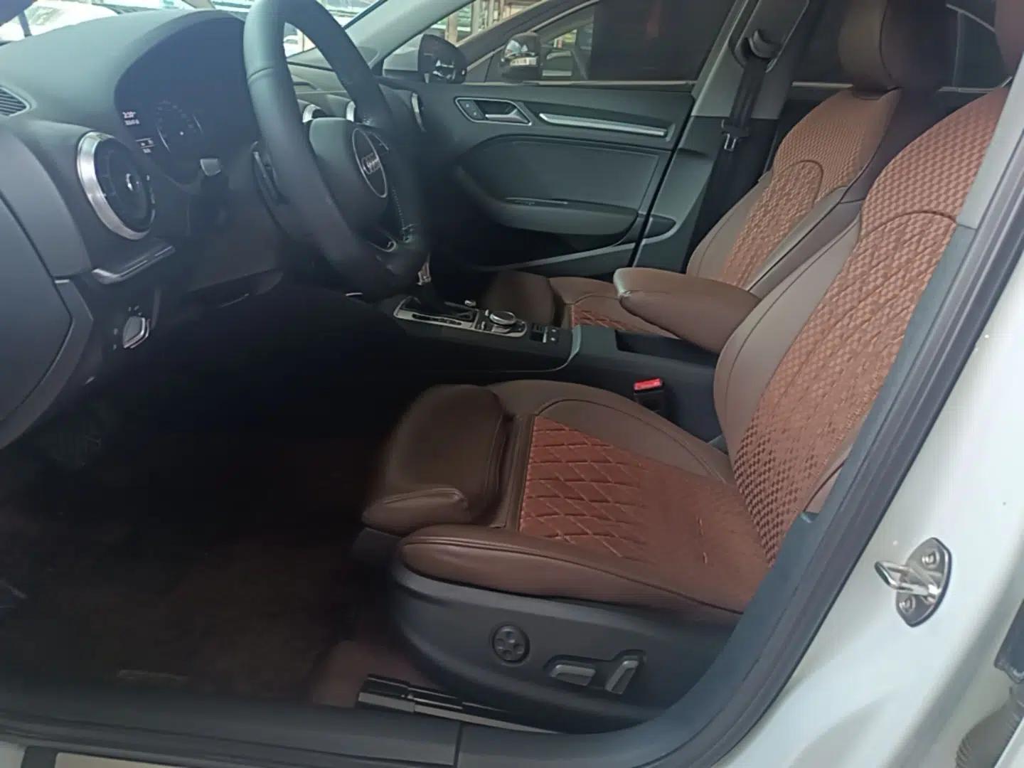 Audi A3 2019 Sportback 35 TFSI Sporty Version China VI — миниатюра 17