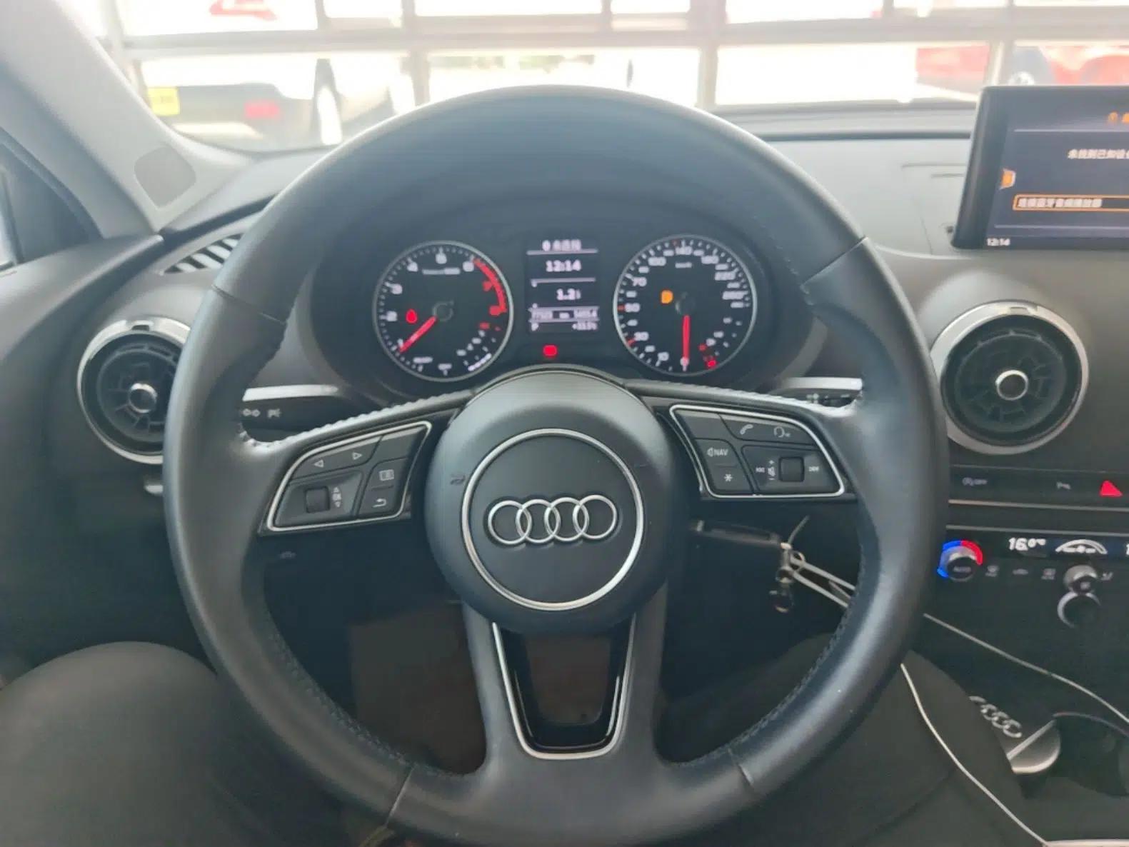 Audi A3 2018 30th Anniversary Edition Sportback 35 TFSI Style Model — миниатюра 13