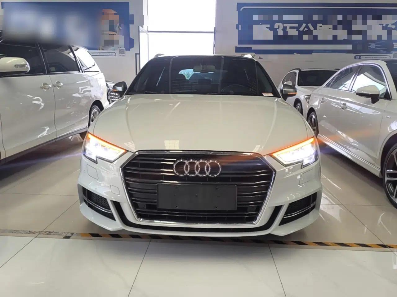 Audi A3 2017 Sportback 40 TFSI Sport Edition — миниатюра 2