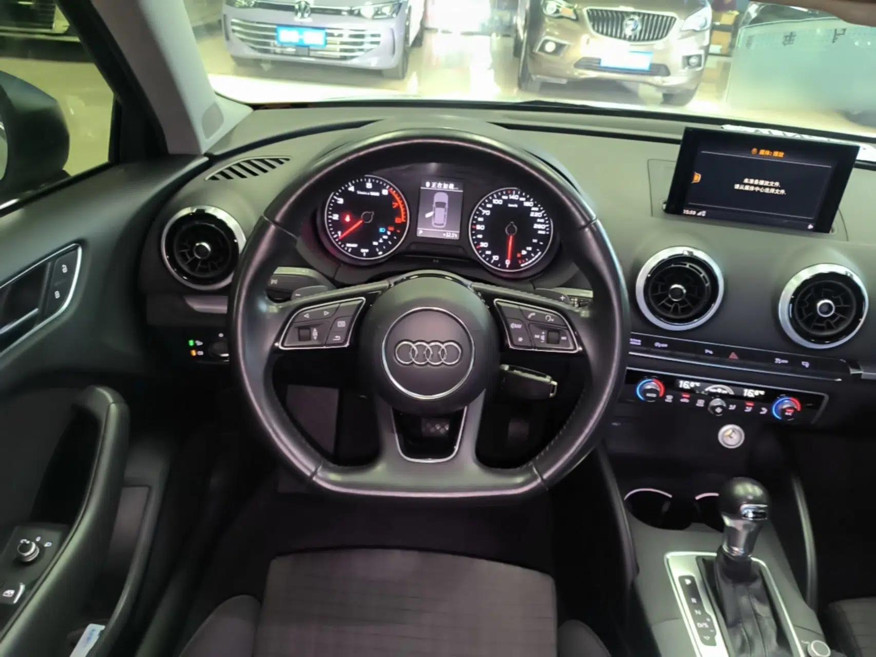 Audi A3 2017 Sportback 40 TFSI Sport Edition — миниатюра 13
