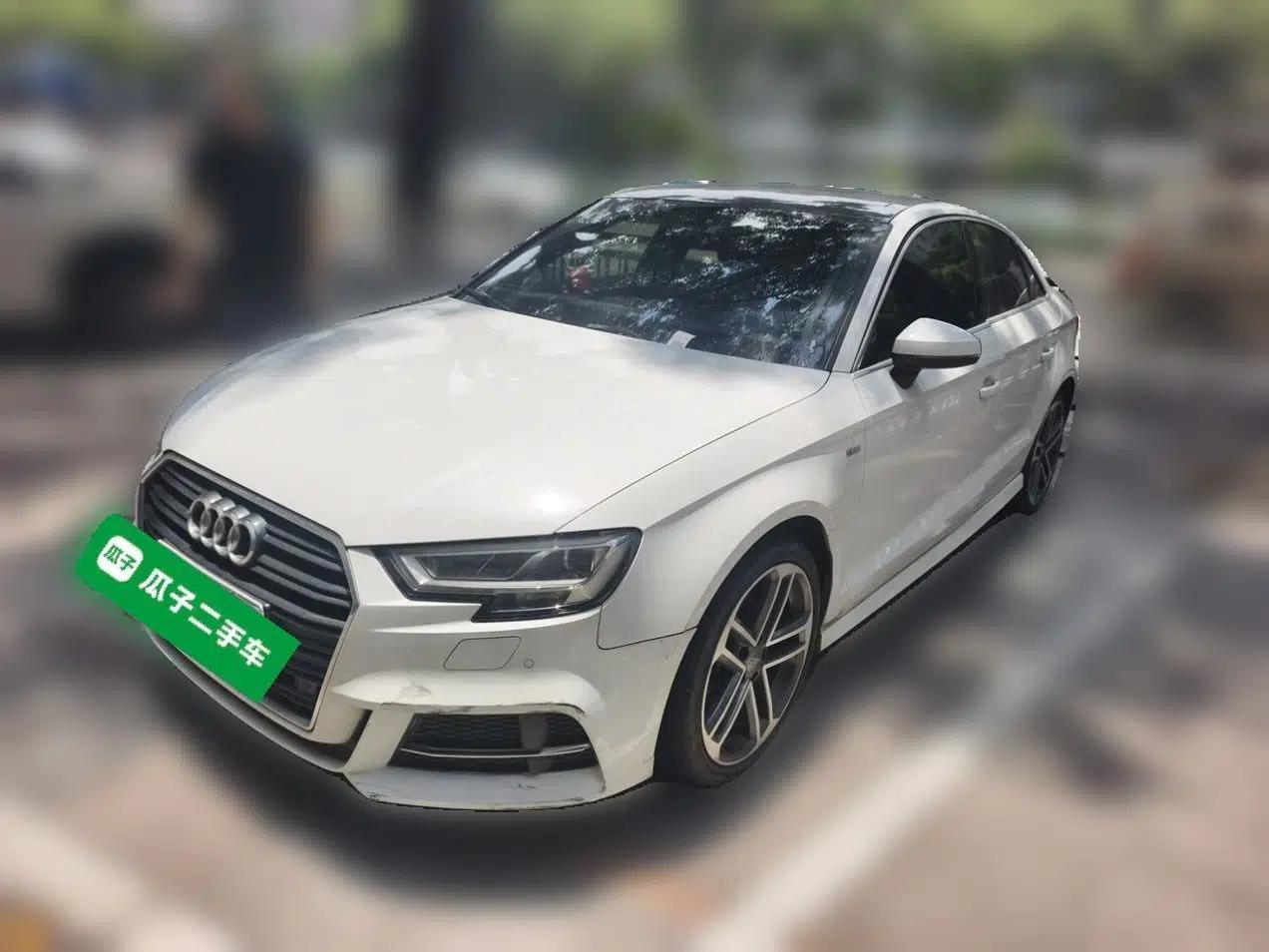 Audi A3 2018 30th Anniversary Edition Limousine 35 TFSI Sport Model — миниатюра 1