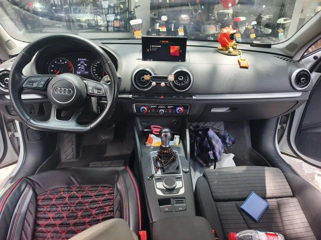 Audi A3 2018 30th Anniversary Edition Limousine 35 TFSI Sport Model — миниатюра 18