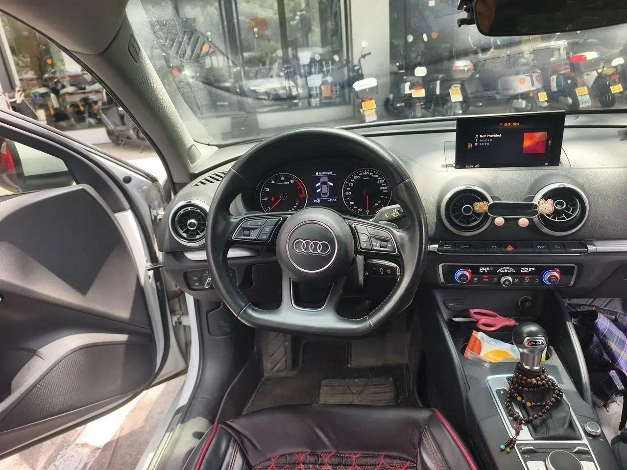 Audi A3 2018 30th Anniversary Edition Limousine 35 TFSI Sport Model — миниатюра 9