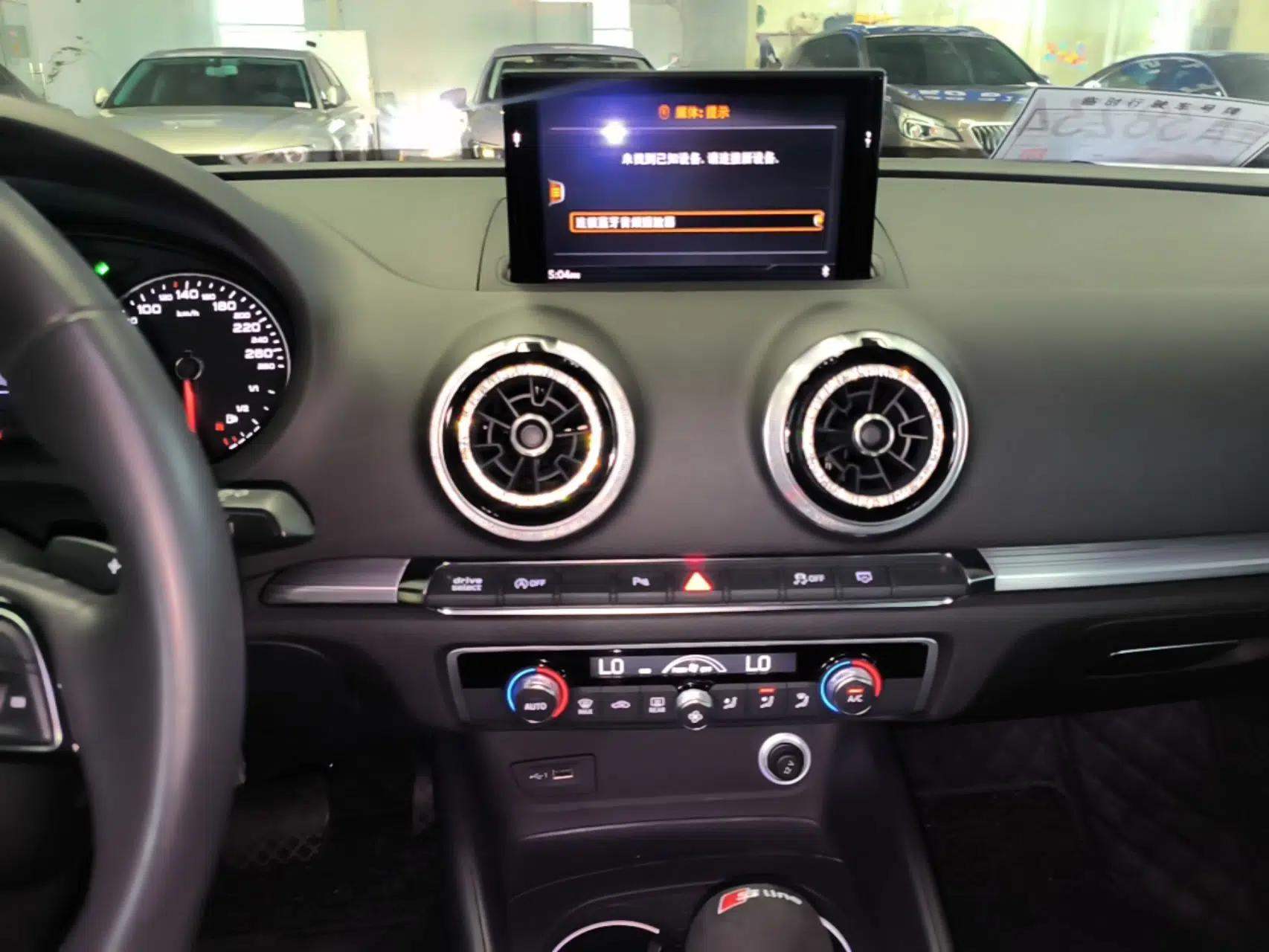 Audi A3 2018 30th Anniversary Edition Limousine 40 TFSI Sport Model — миниатюра 15