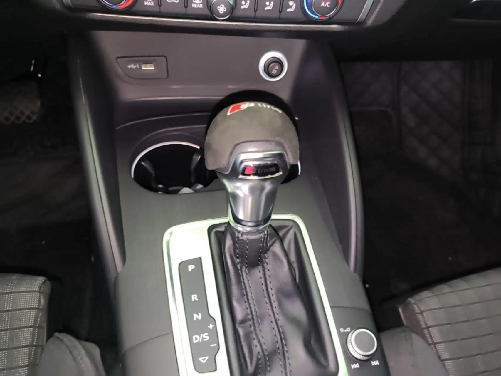 Audi A3 2018 30th Anniversary Edition Limousine 40 TFSI Sport Model — миниатюра 16