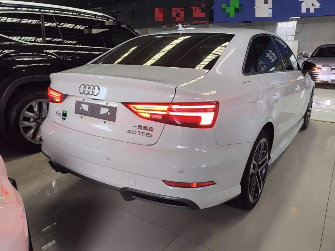 Audi A3 2018 30th Anniversary Edition Limousine 40 TFSI Sport Model — миниатюра 6