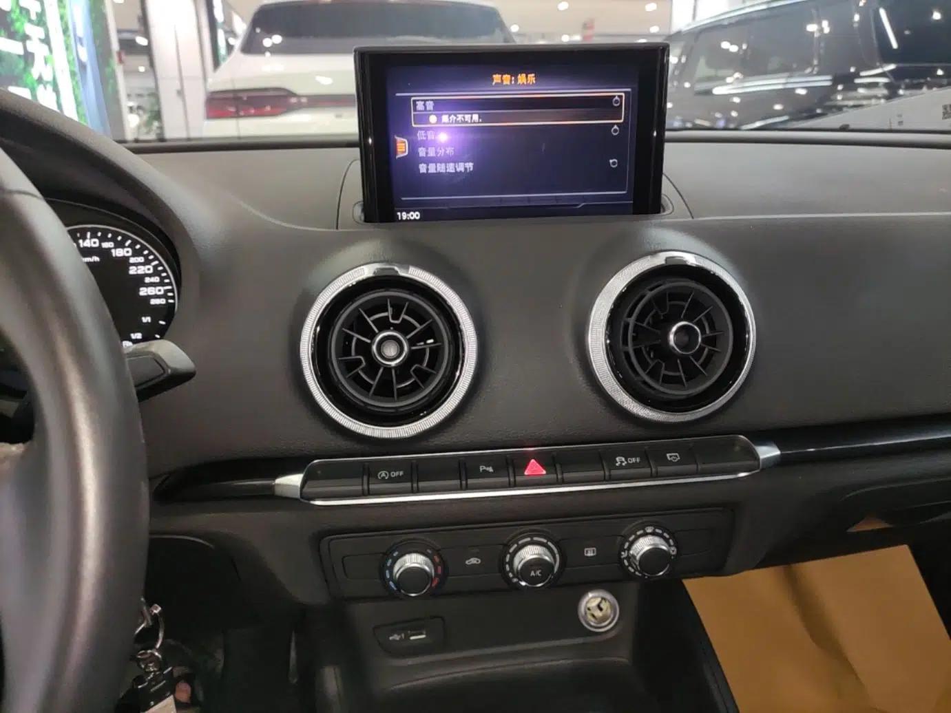 Audi A3 2019 Sportback 35 TFSI Fashion Edition China V — миниатюра 15