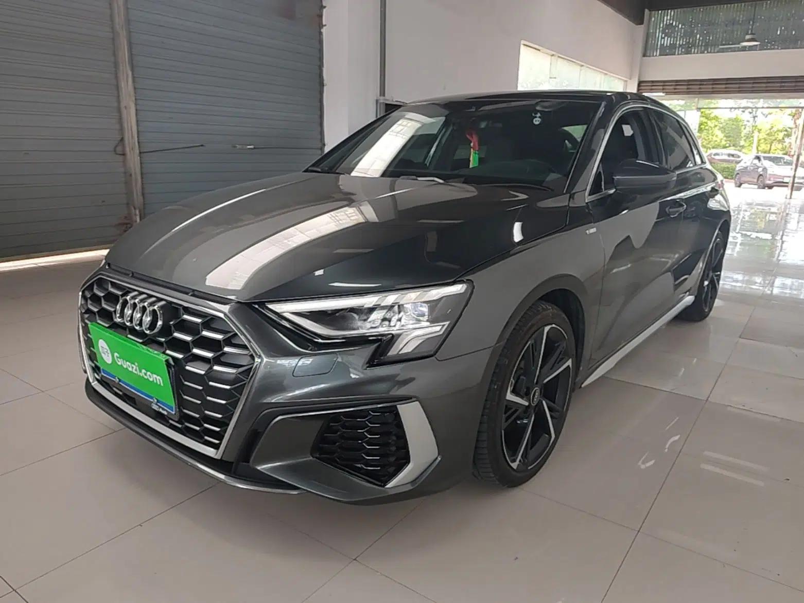 Audi A3 2024 Sportback 35 TFSI Fashionable Sports Model — миниатюра 1