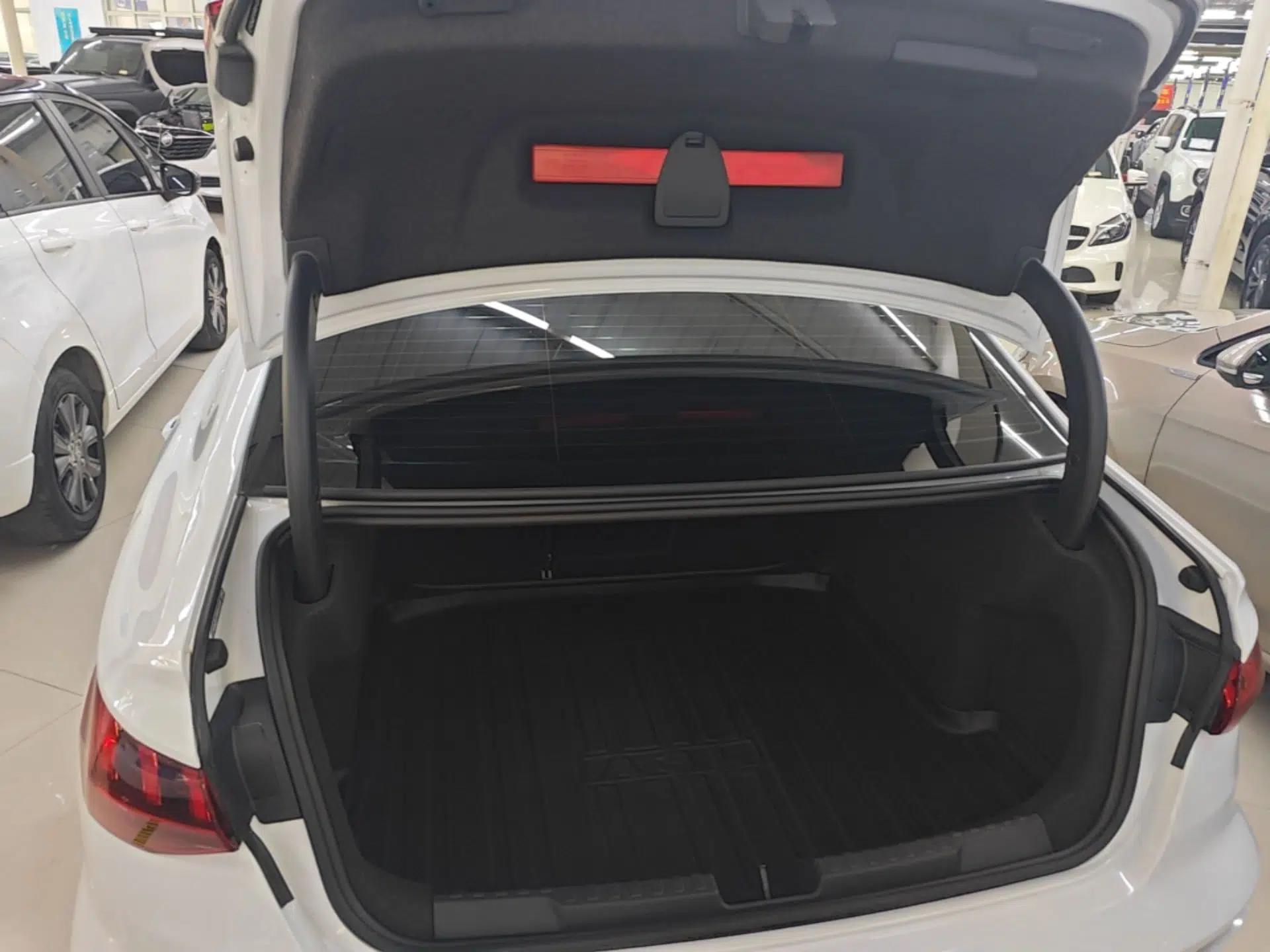 Audi A3 2024 A3L Limousine 35 TFSI Fashion Sport Model — миниатюра 22