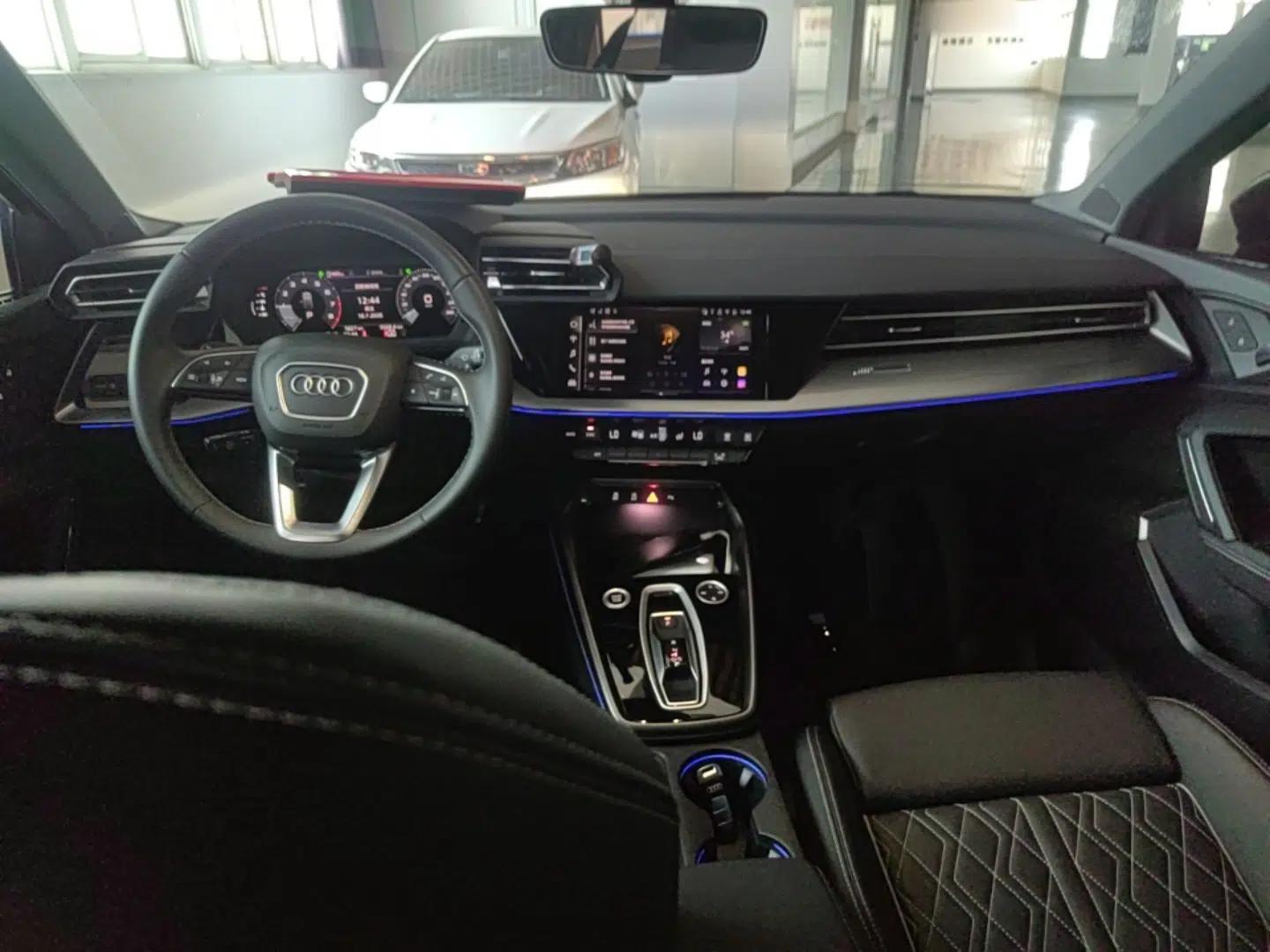 Audi A3 2025 Sportback 35TFSI Prestige Edition — миниатюра 12