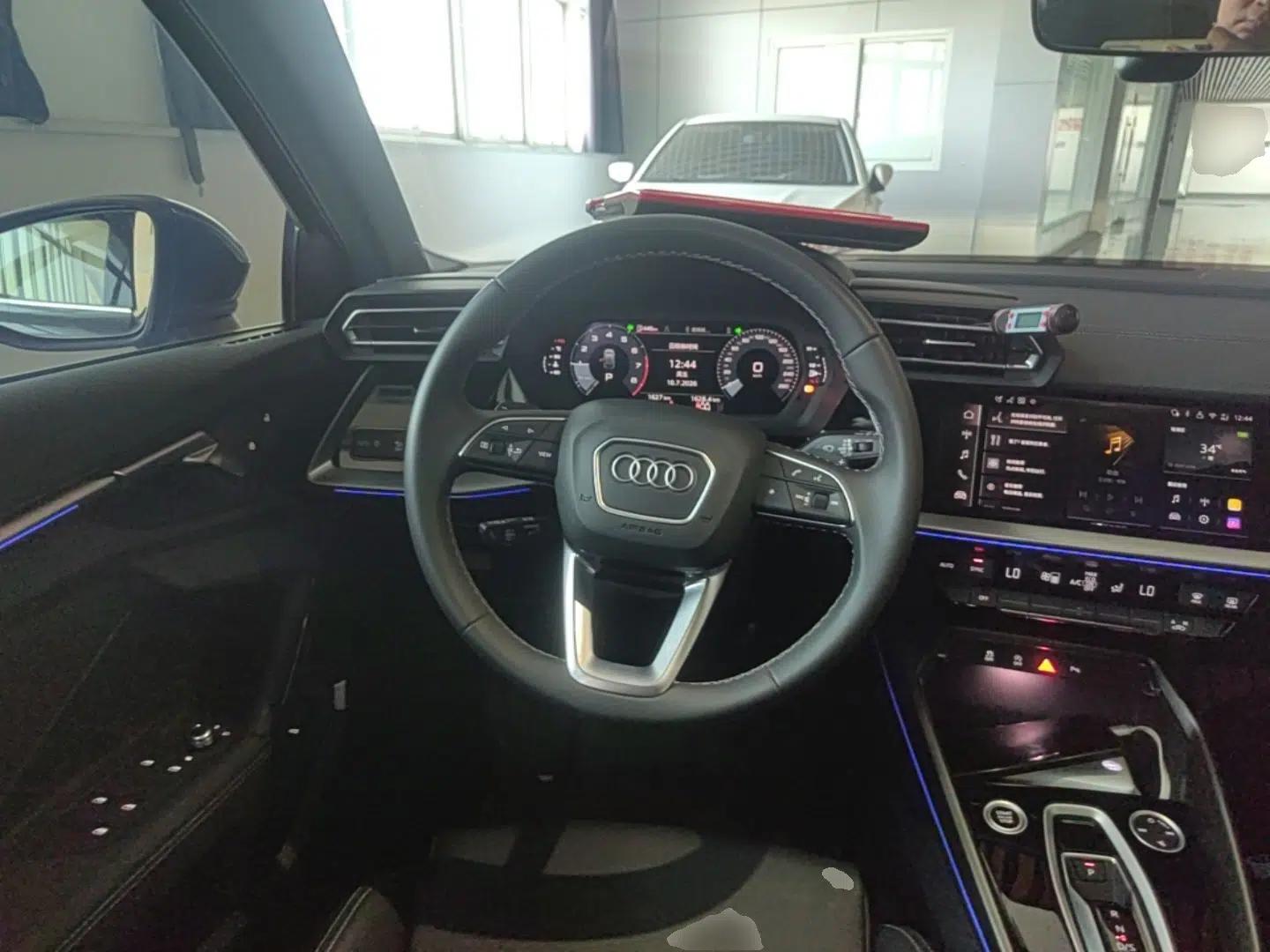 Audi A3 2025 Sportback 35TFSI Prestige Edition — миниатюра 13