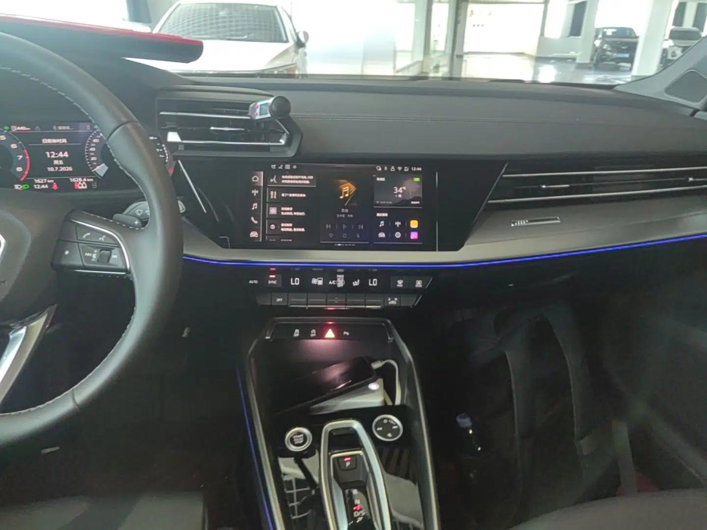 Audi A3 2025 Sportback 35TFSI Prestige Edition — миниатюра 15