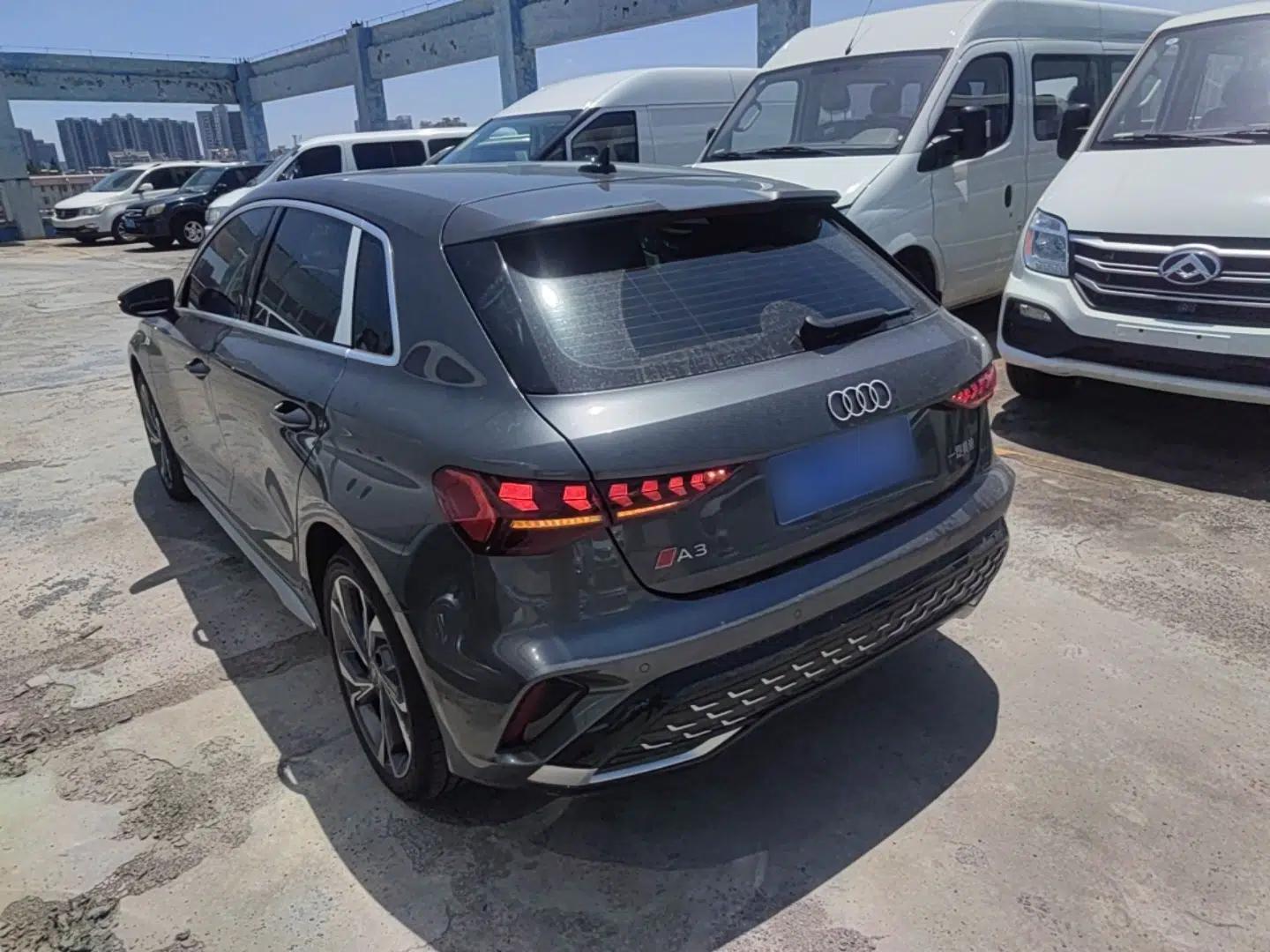 Audi A3 2025 Sportback 35TFSI Prestige Edition — миниатюра 4