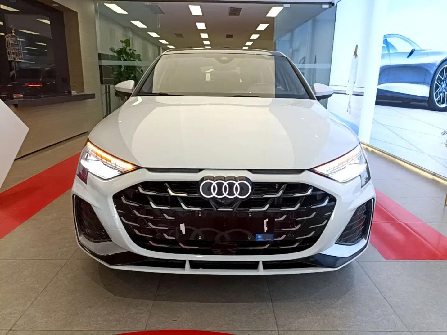 Audi A3 2025 Sportback 35TFSI Prestige Edition — миниатюра 2