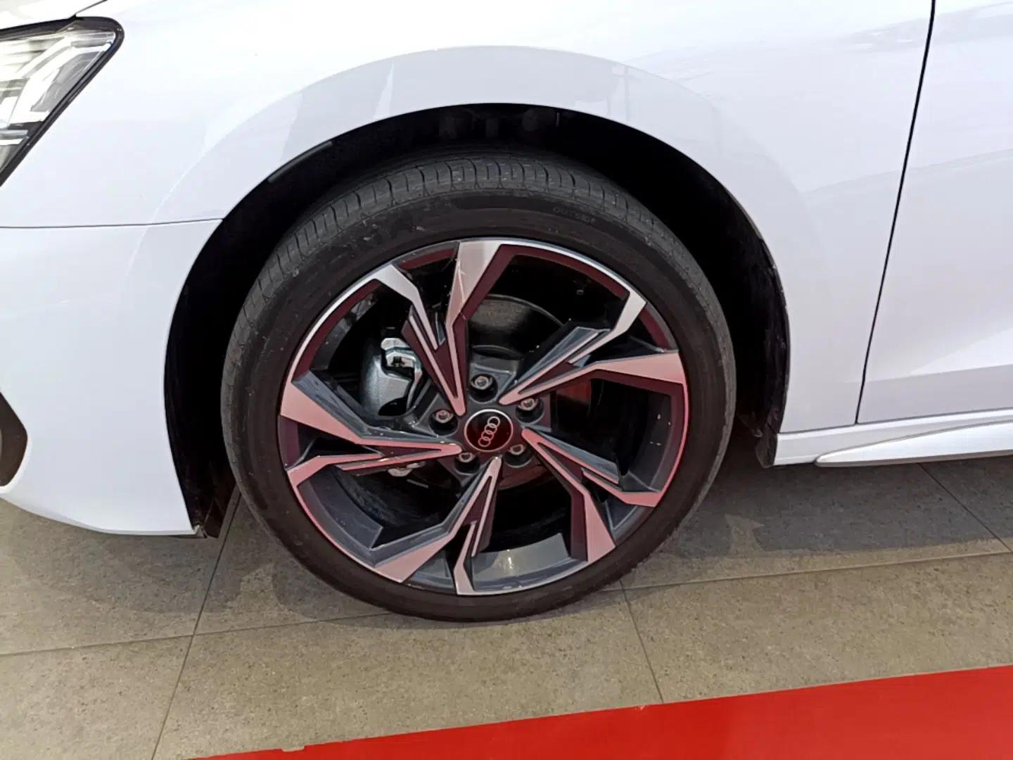 Audi A3 2025 Sportback 35TFSI Prestige Edition — миниатюра 15