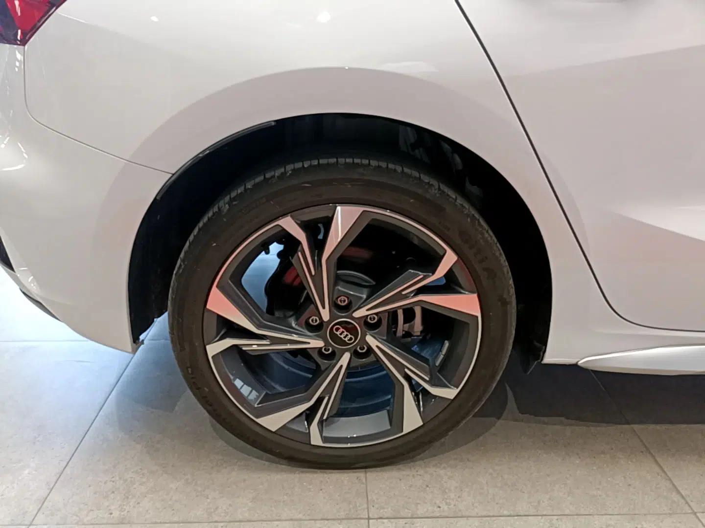 Audi A3 2025 Sportback 35TFSI Prestige Edition — миниатюра 16