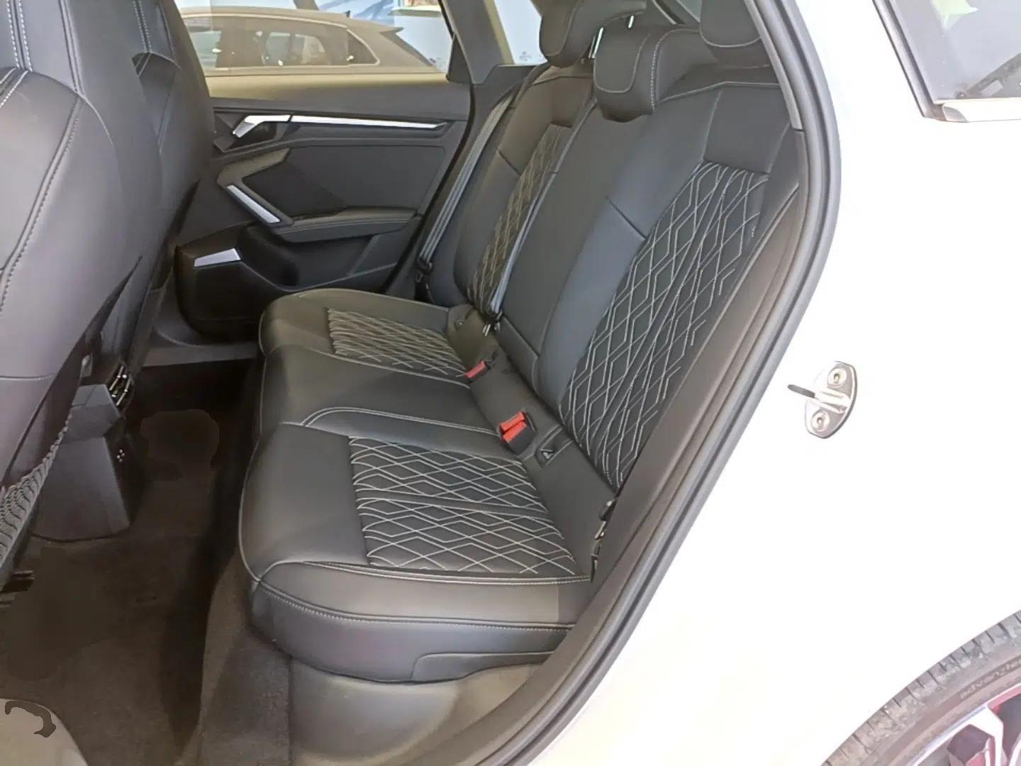 Audi A3 2025 Sportback 35TFSI Prestige Edition — миниатюра 25