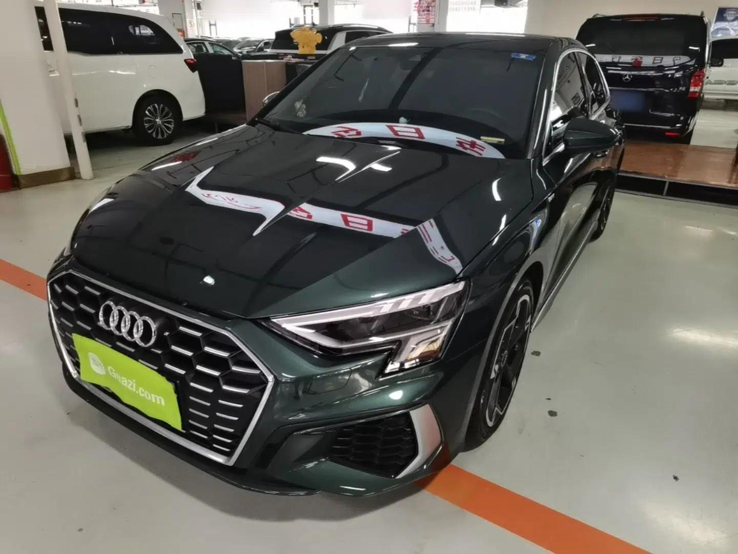 Audi A3 2024 Sportback 35 TFSI Fashionable Sports Model — миниатюра 1