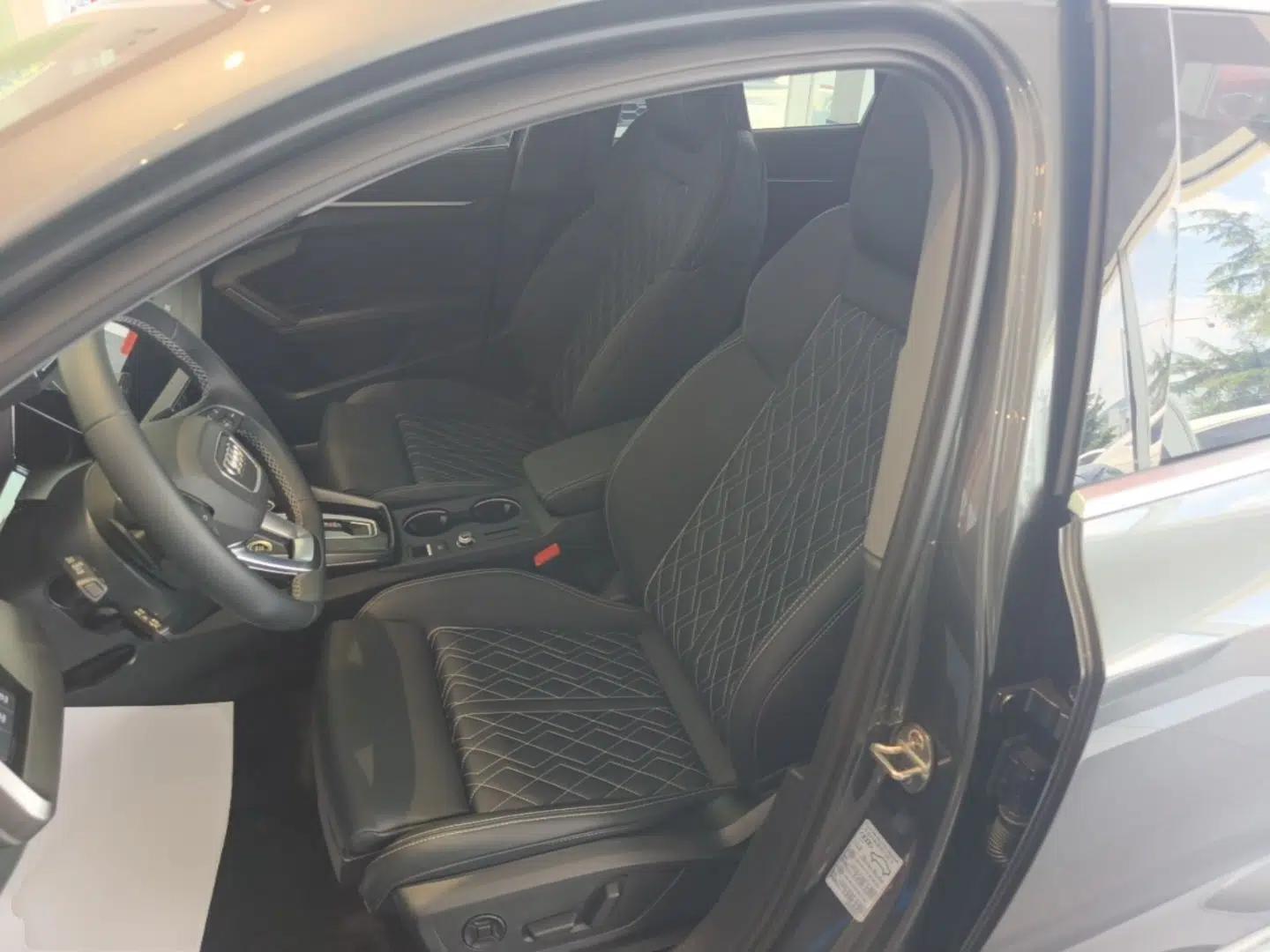 Audi A3 2026 Sportback 35 TFSI Prestige Edition — миниатюра 17
