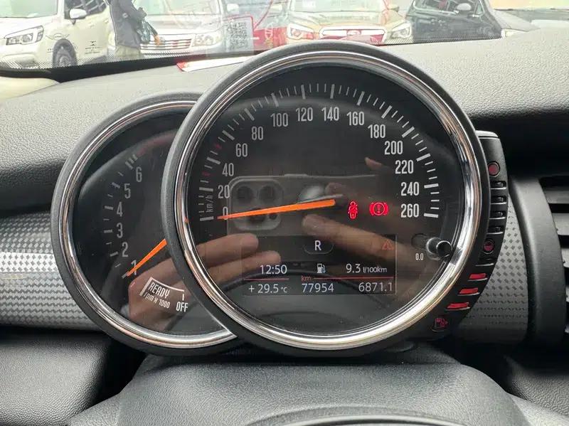2016 MINI 1.5T COOPER Avant-garde 5-Door Edition — миниатюра 12