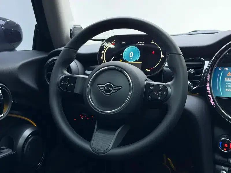 MINI 2022 1.5T COOPER Artist — миниатюра 16